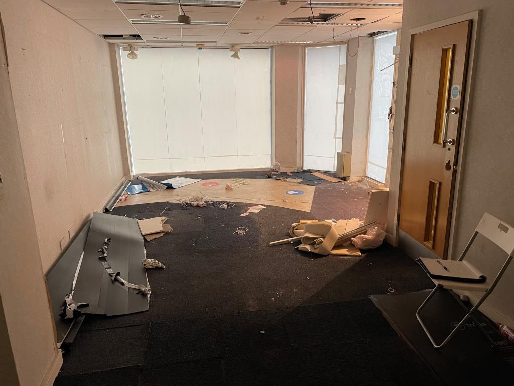 Lot: 21 - PERIOD MIXED USE PROPERTY WITH RESIDENTIAL CONSENT FOR A FOUR-BEDROOM TOWN HOUSE - View of ground floor of former bank premises